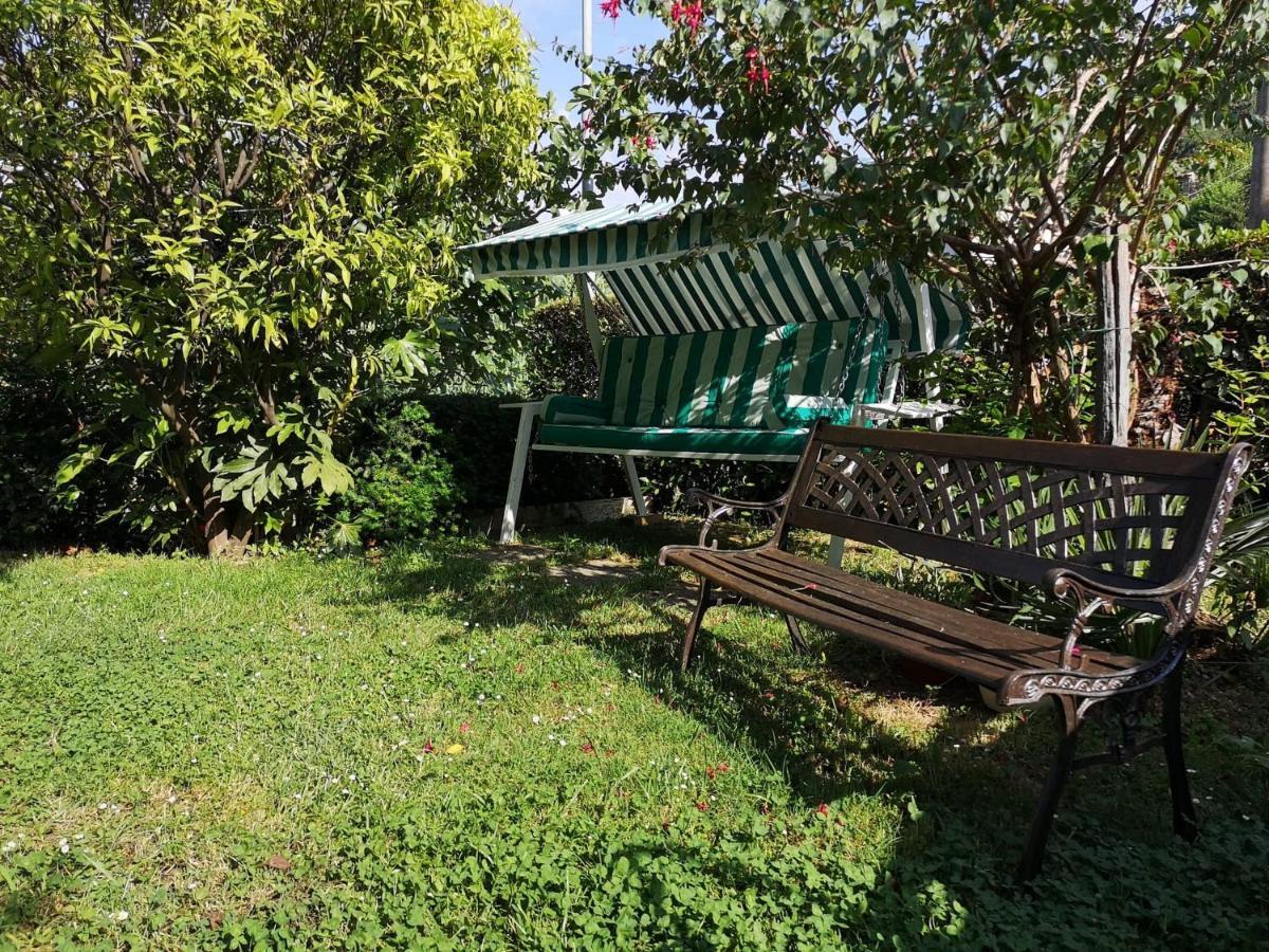 Parte Di Casa Con Giardino E Piscina Villa Pietrasanta Exterior foto