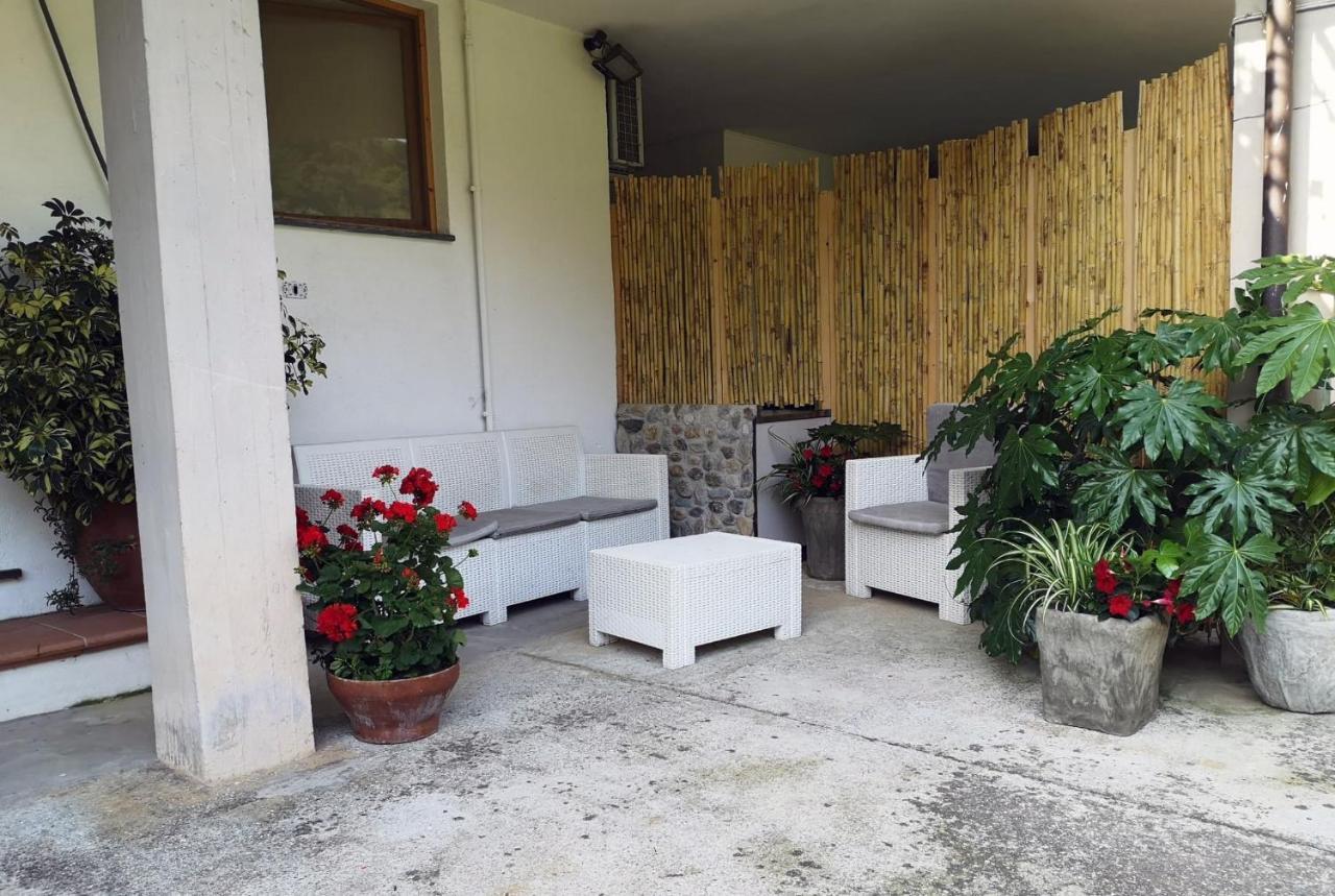 Parte Di Casa Con Giardino E Piscina Villa Pietrasanta Exterior foto