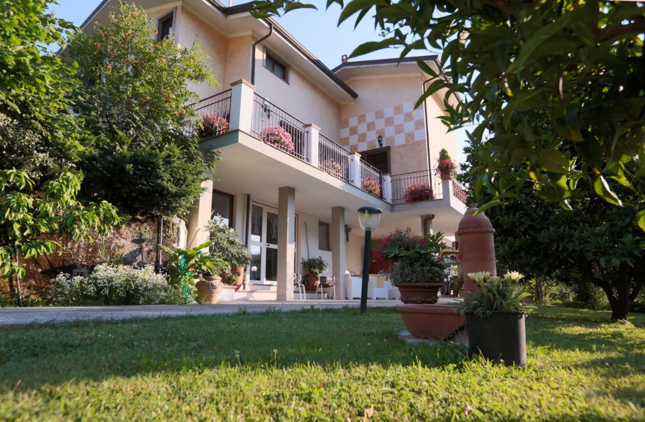 Parte Di Casa Con Giardino E Piscina Villa Pietrasanta Exterior foto