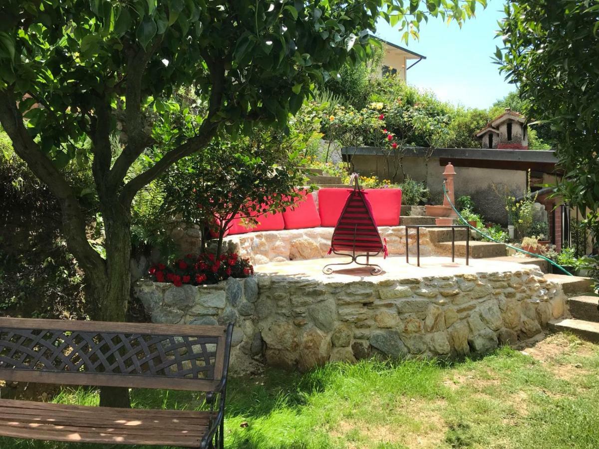 Parte Di Casa Con Giardino E Piscina Villa Pietrasanta Exterior foto